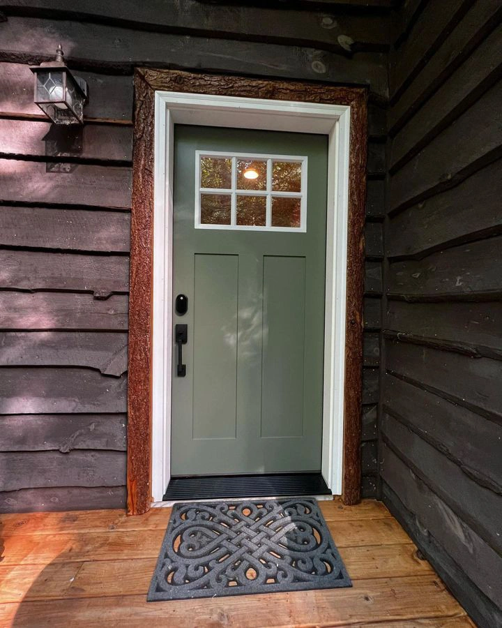 Behr Conifer Green PPU10-19 front door