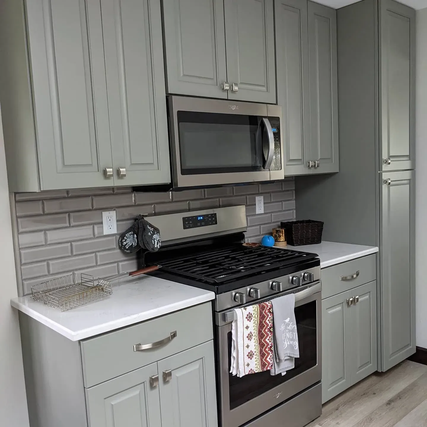 SW Cornwall Slate kitchen cabinets color review