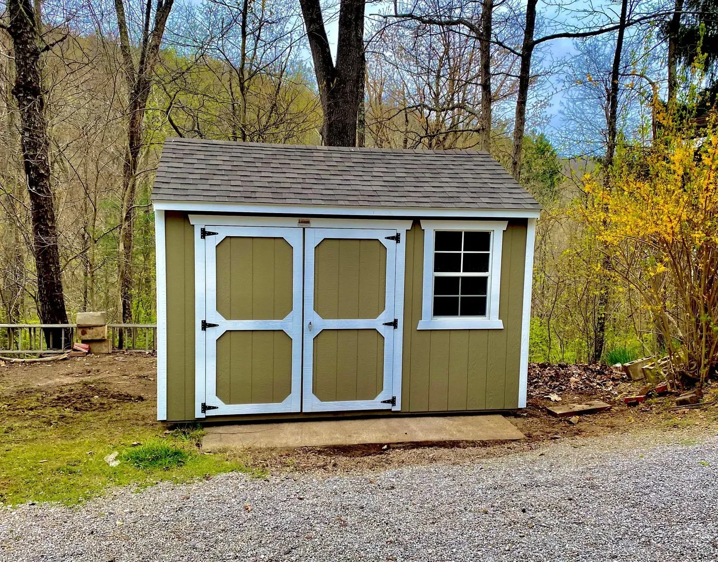 SW Crispy Gold exterior paint