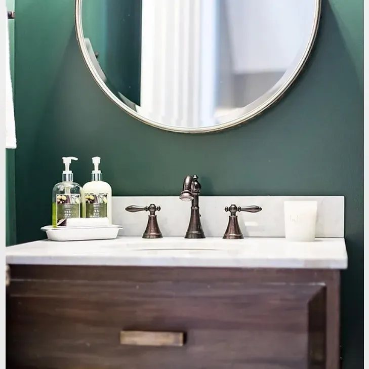 SW Dard Hunter Green bathroom color review