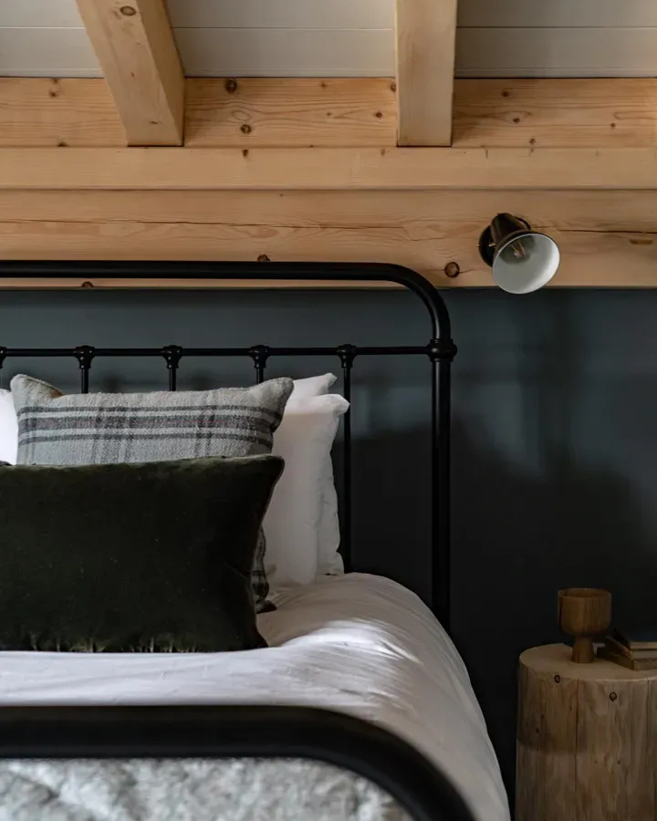 Farrow and Ball De Nimes 299 bedroom