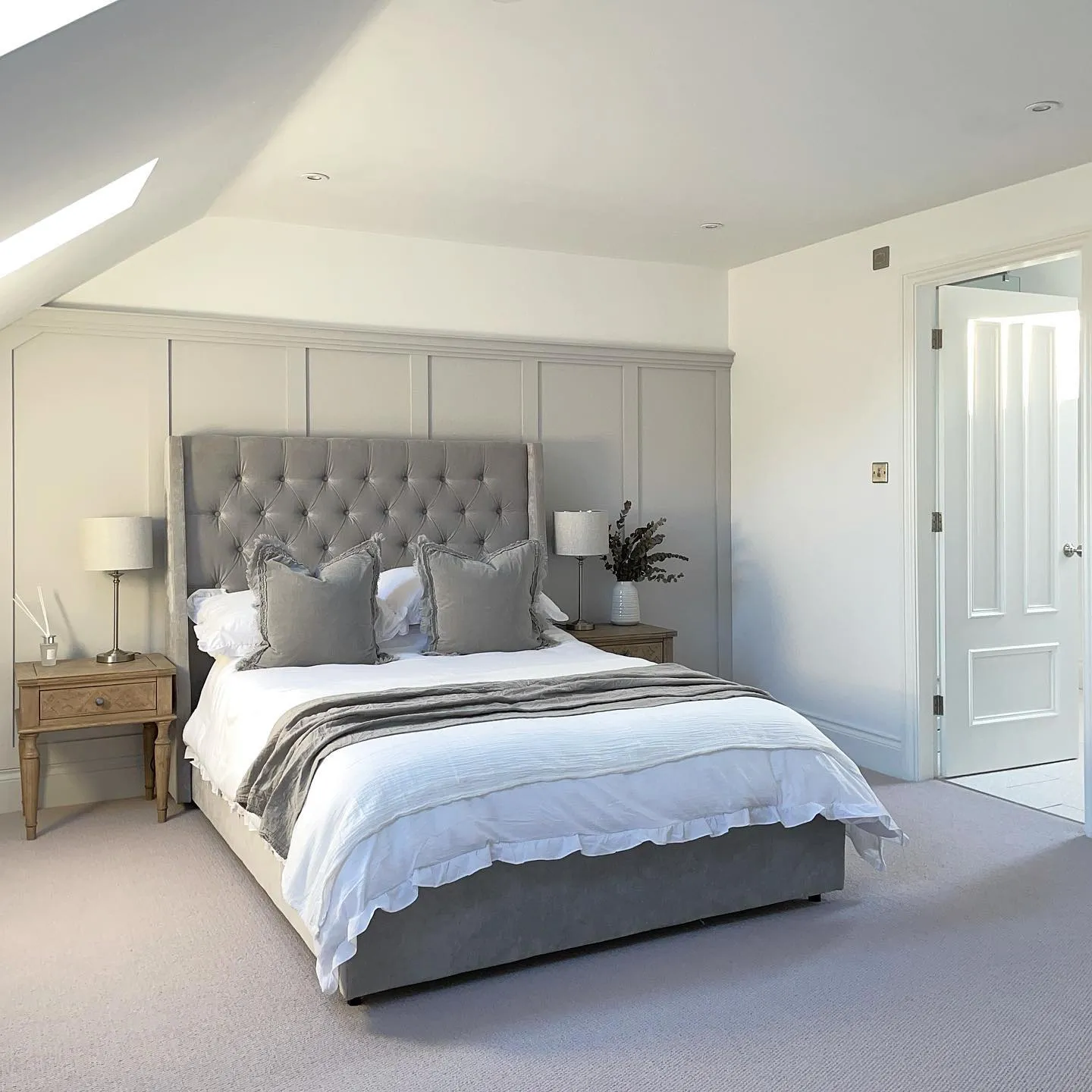 Grey panelling in bedroom Farrow and Ball Dimpse