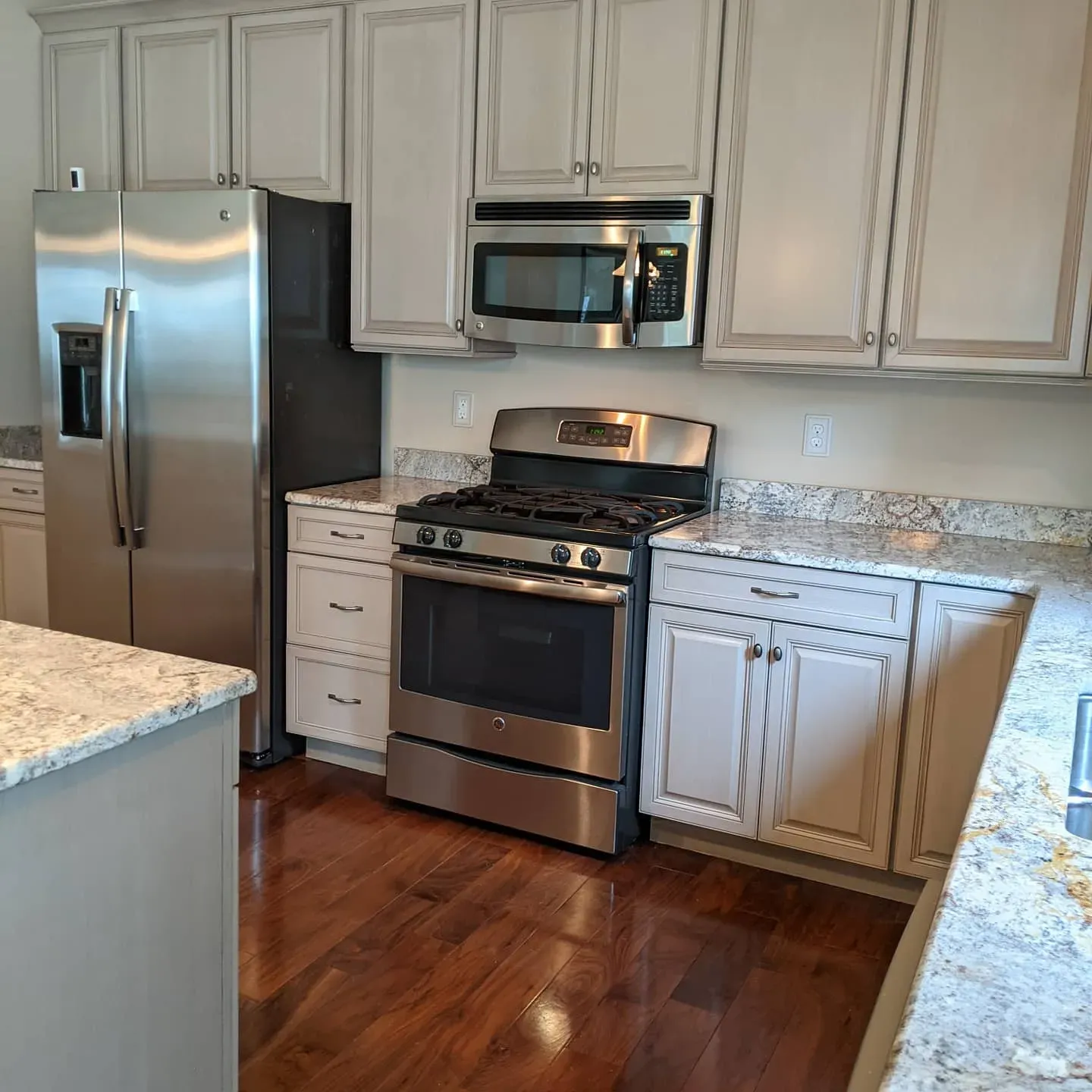 SW Diverse Beige kitchen cabinets paint