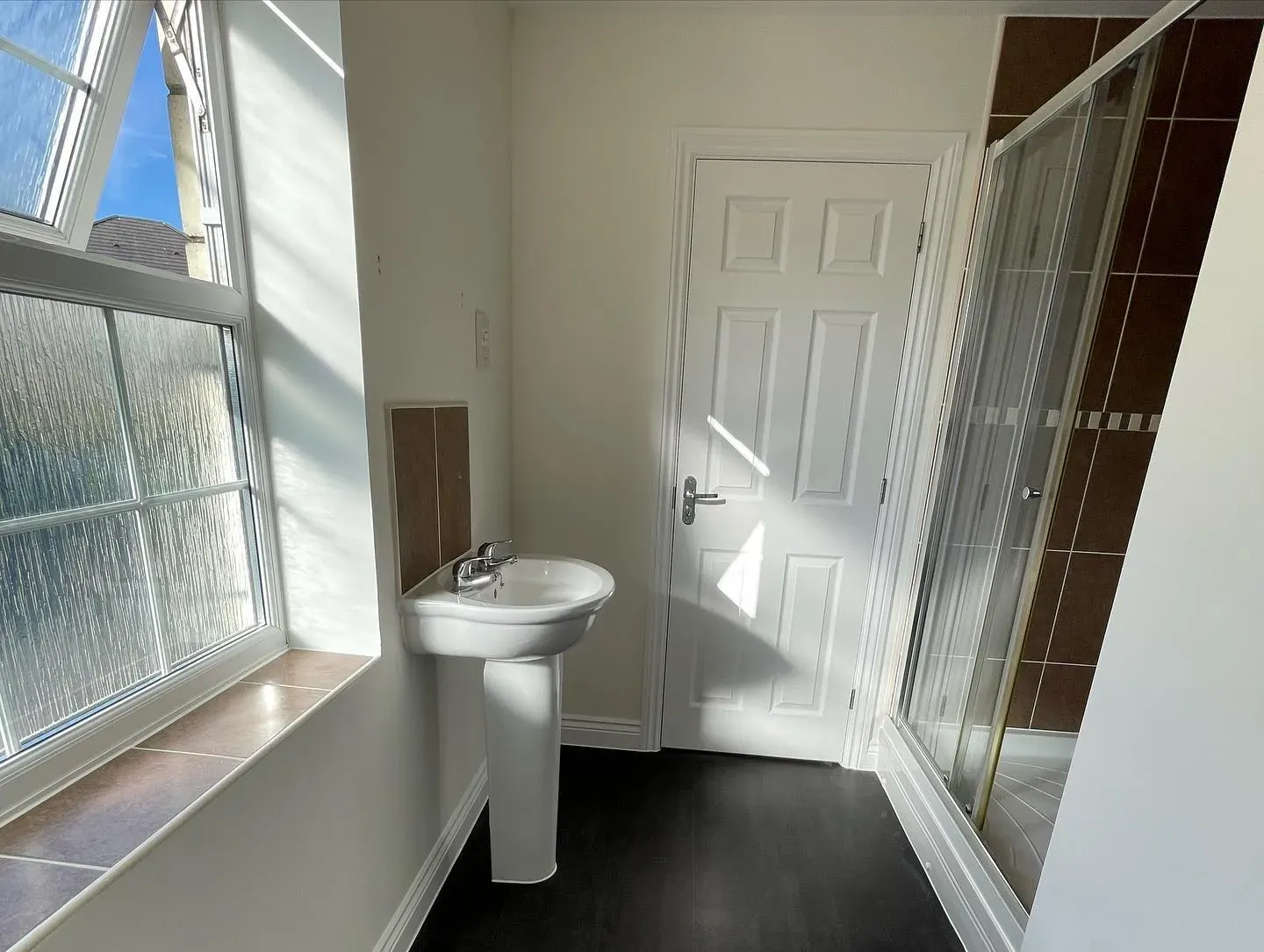 Dulux 67YY 88/044 bathroom paint review