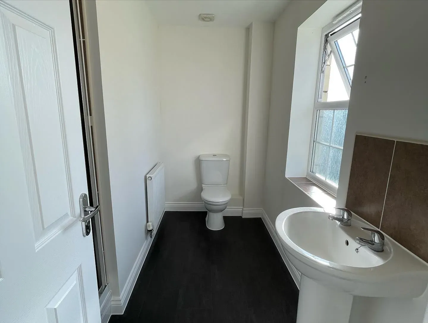 Dulux 67YY 88/044 bathroom review