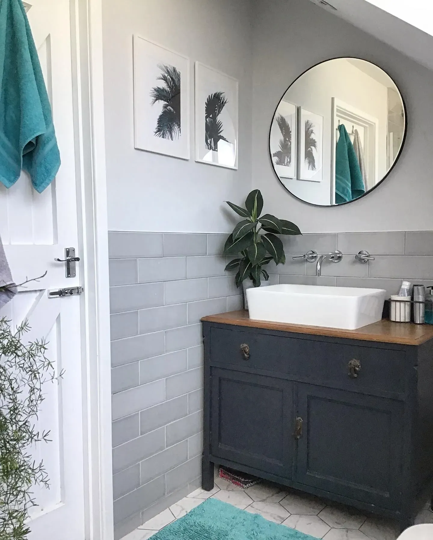 Blackened bathroom color review