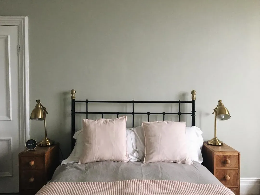 Farrow and Ball Cromarty bedroom paint