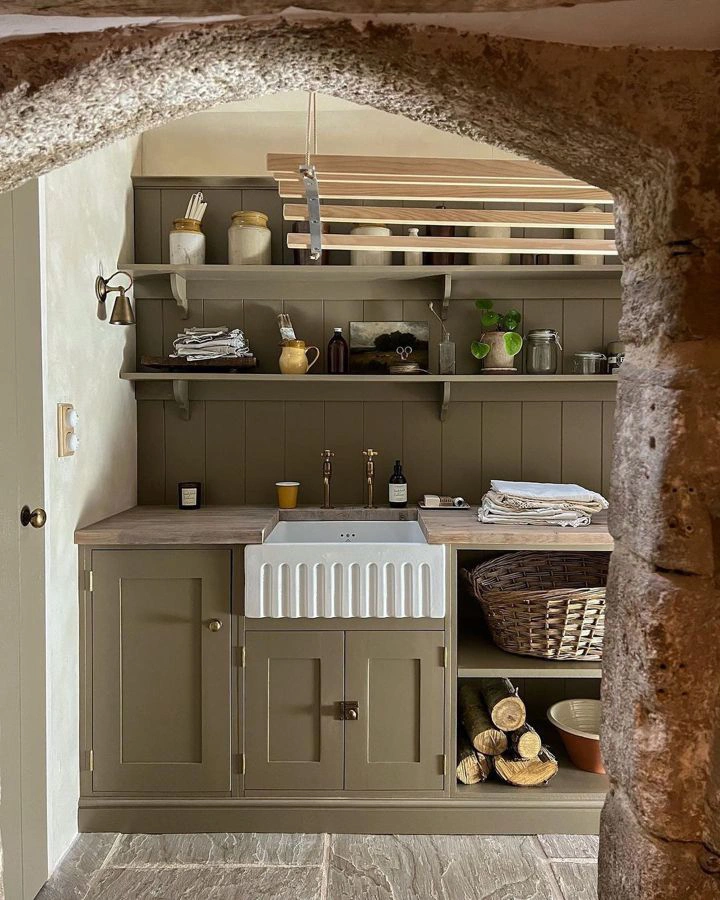 Farrow and Ball Mouse's Back 40 kitchen cabinets