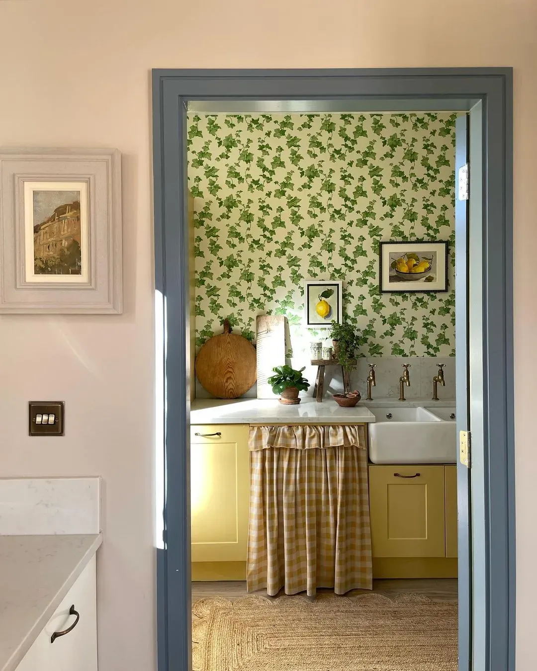 Stirabout bathroom paint review