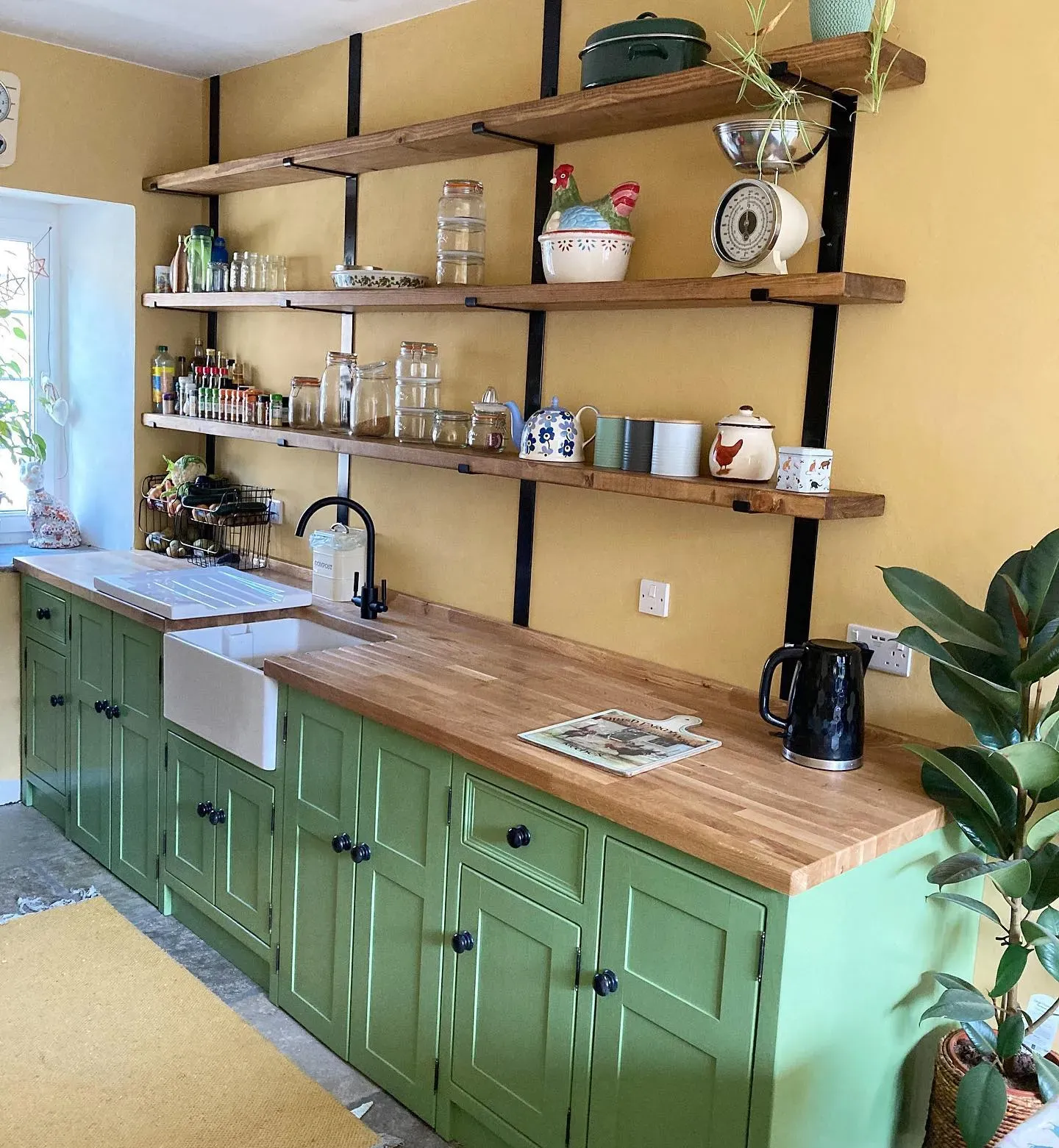 Farrow and Ball Yeabridge Green kitchen cabinets 