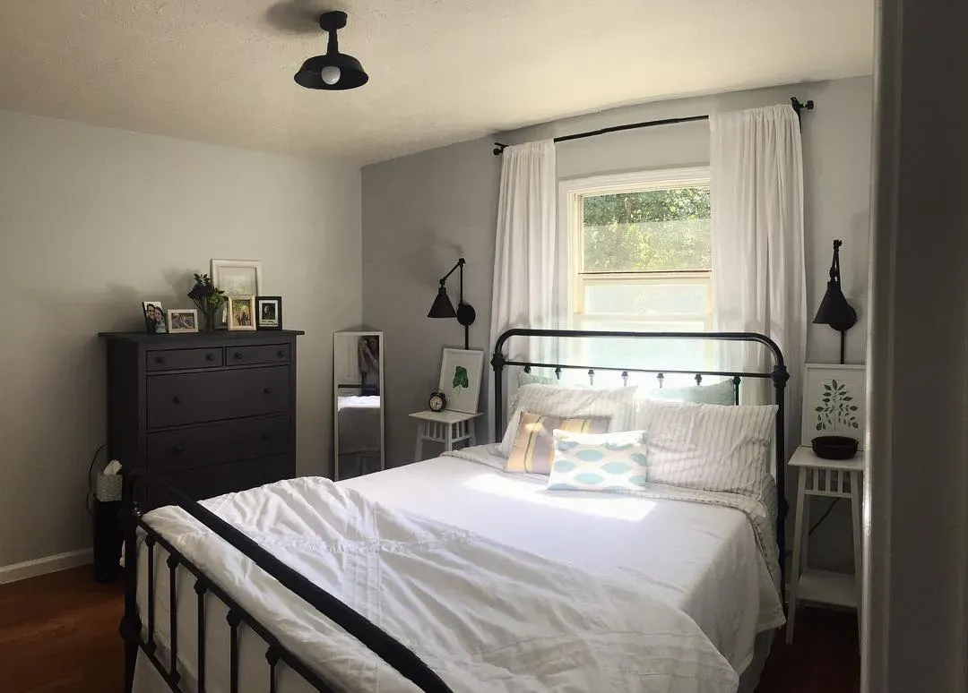 Sherwin Williams Fleur de Sel bedroom paint