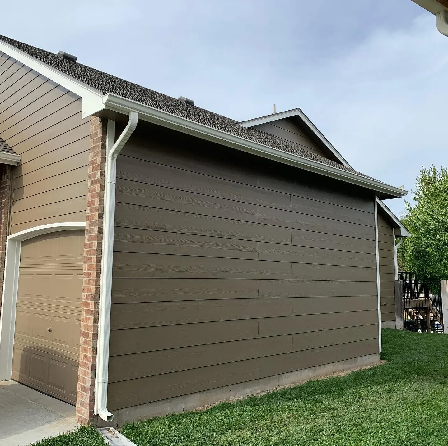 Sherwin Williams Foothills house exterior paint