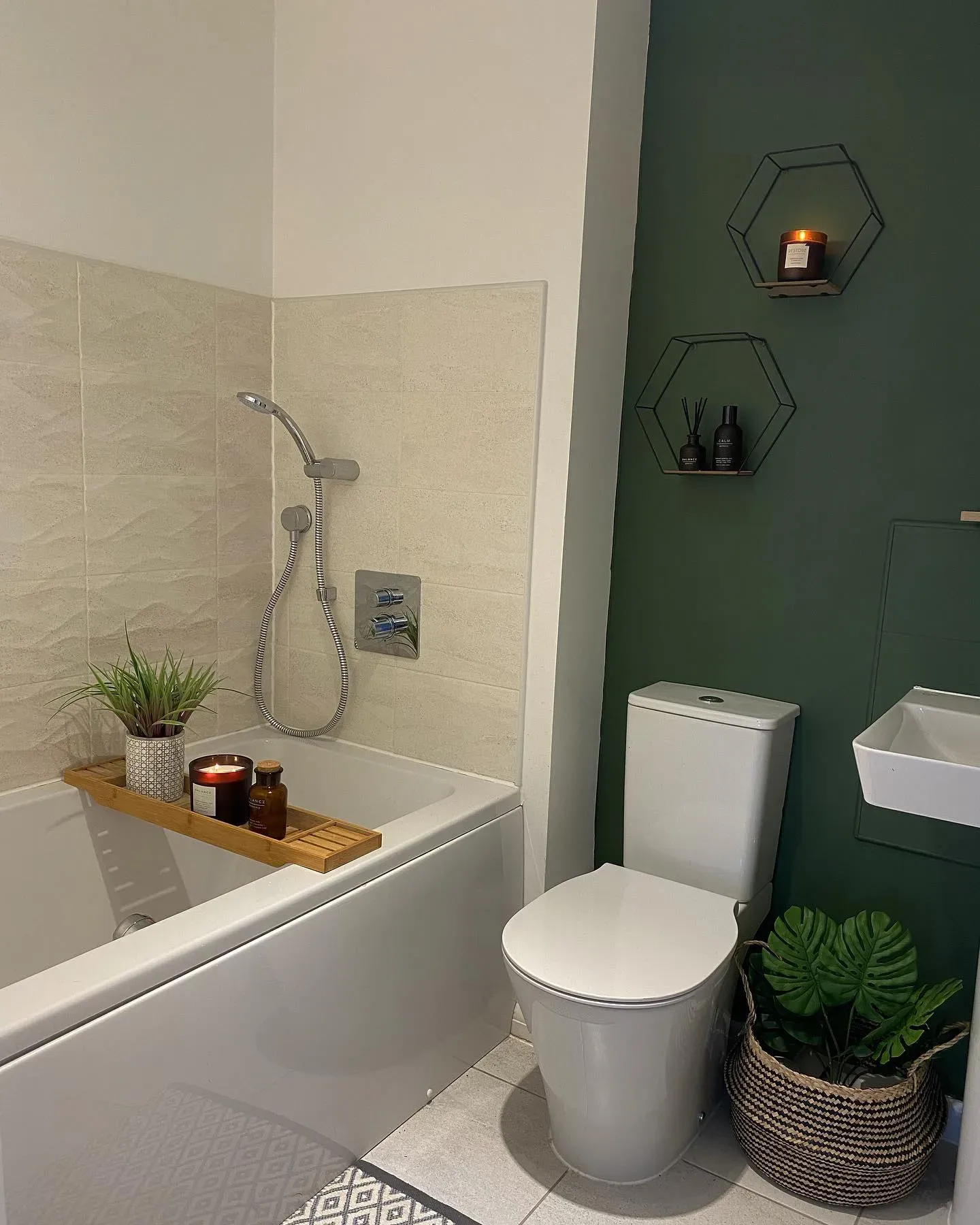 Dulux Forest Shade bathroom accent wall