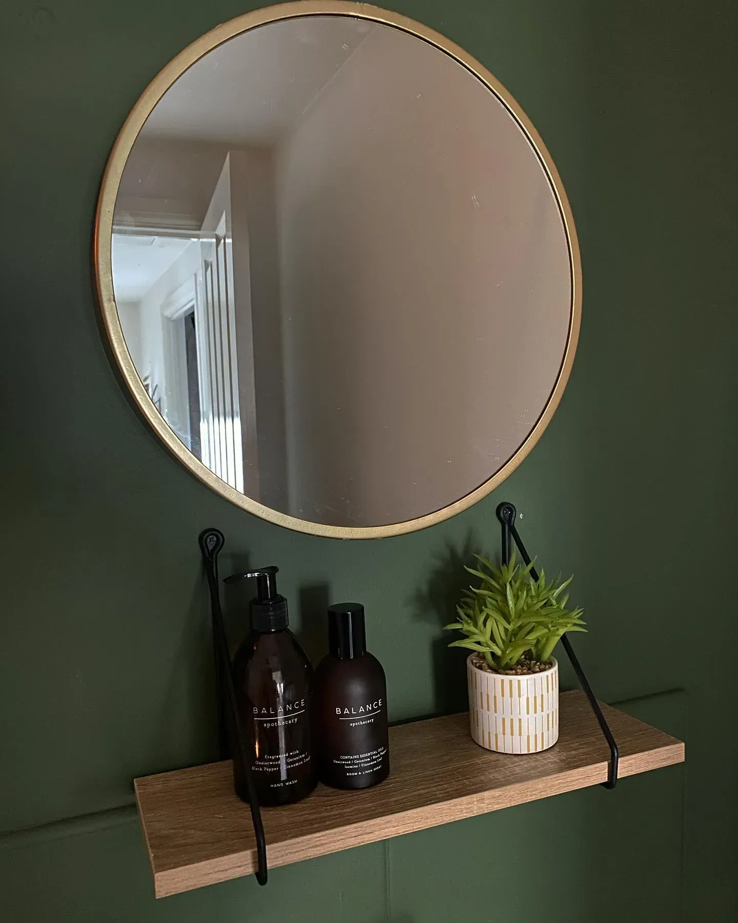 Dulux Forest Shade bathroom paint