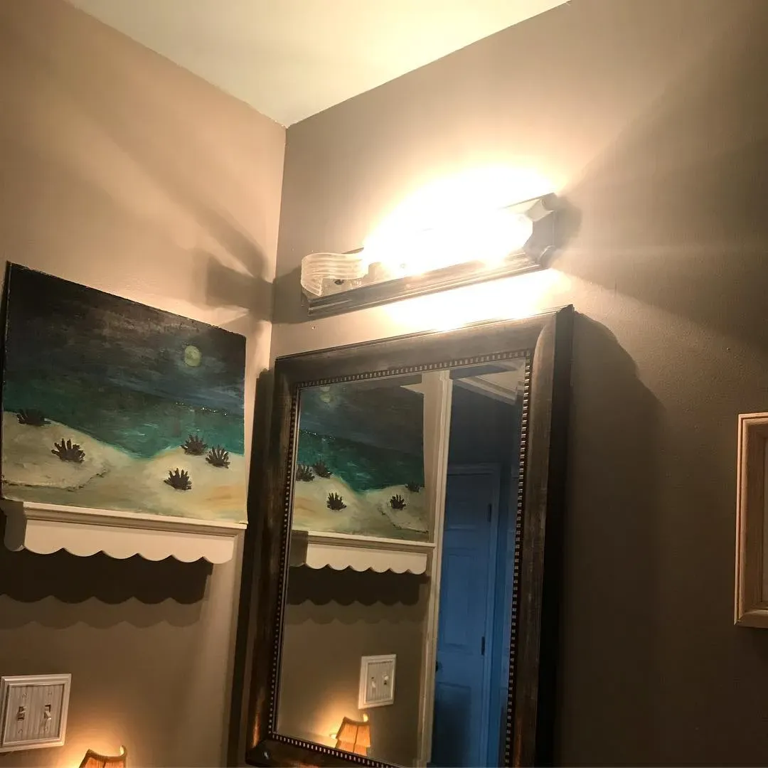 Functional Gray cozy bathroom picture