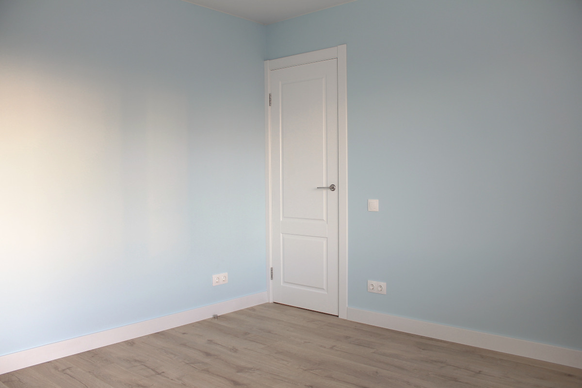 Interior with paint color Tikkurila  G358