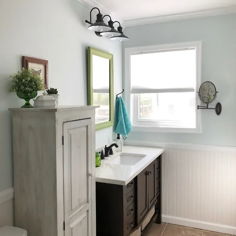 Sherwin Williams Glimmer bathroom 