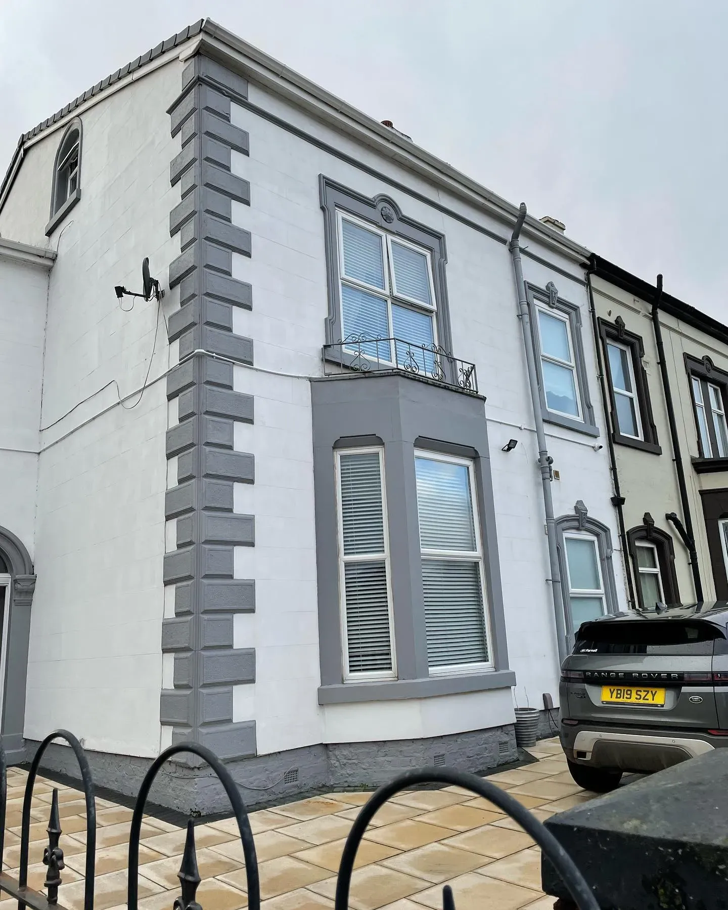 Dulux Goosewing exterior paint