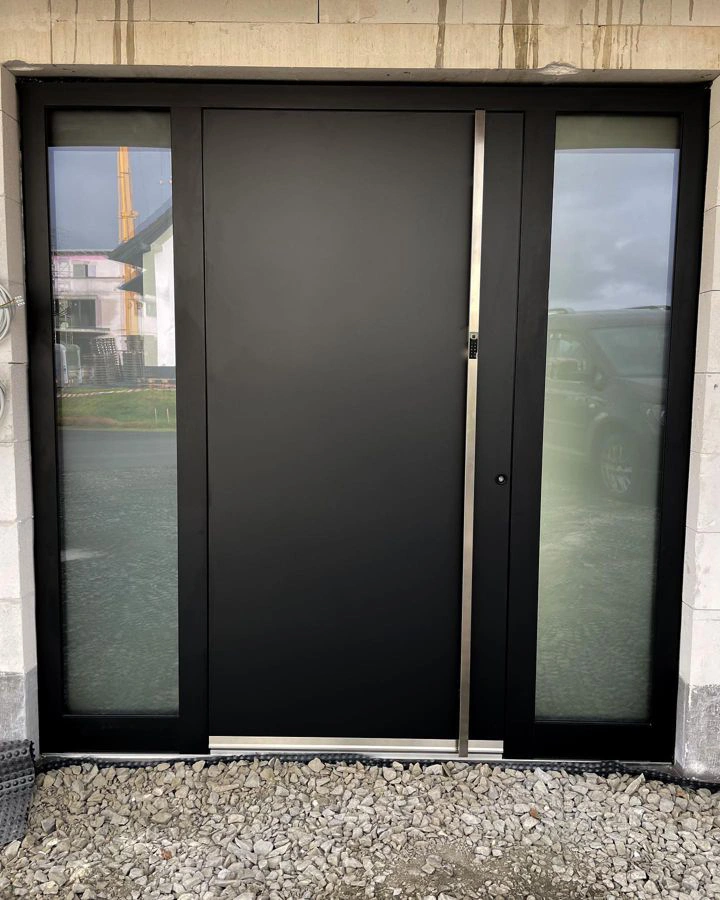 RAL Classic  Graphite black RAL 9011 front door
