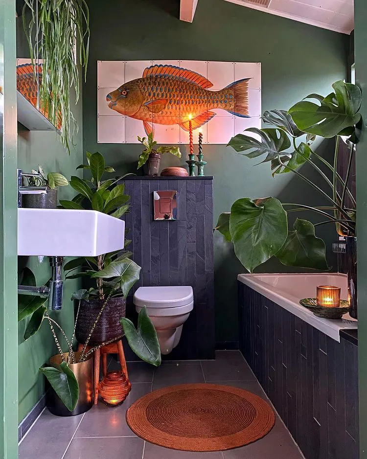 Cozy green bathroom