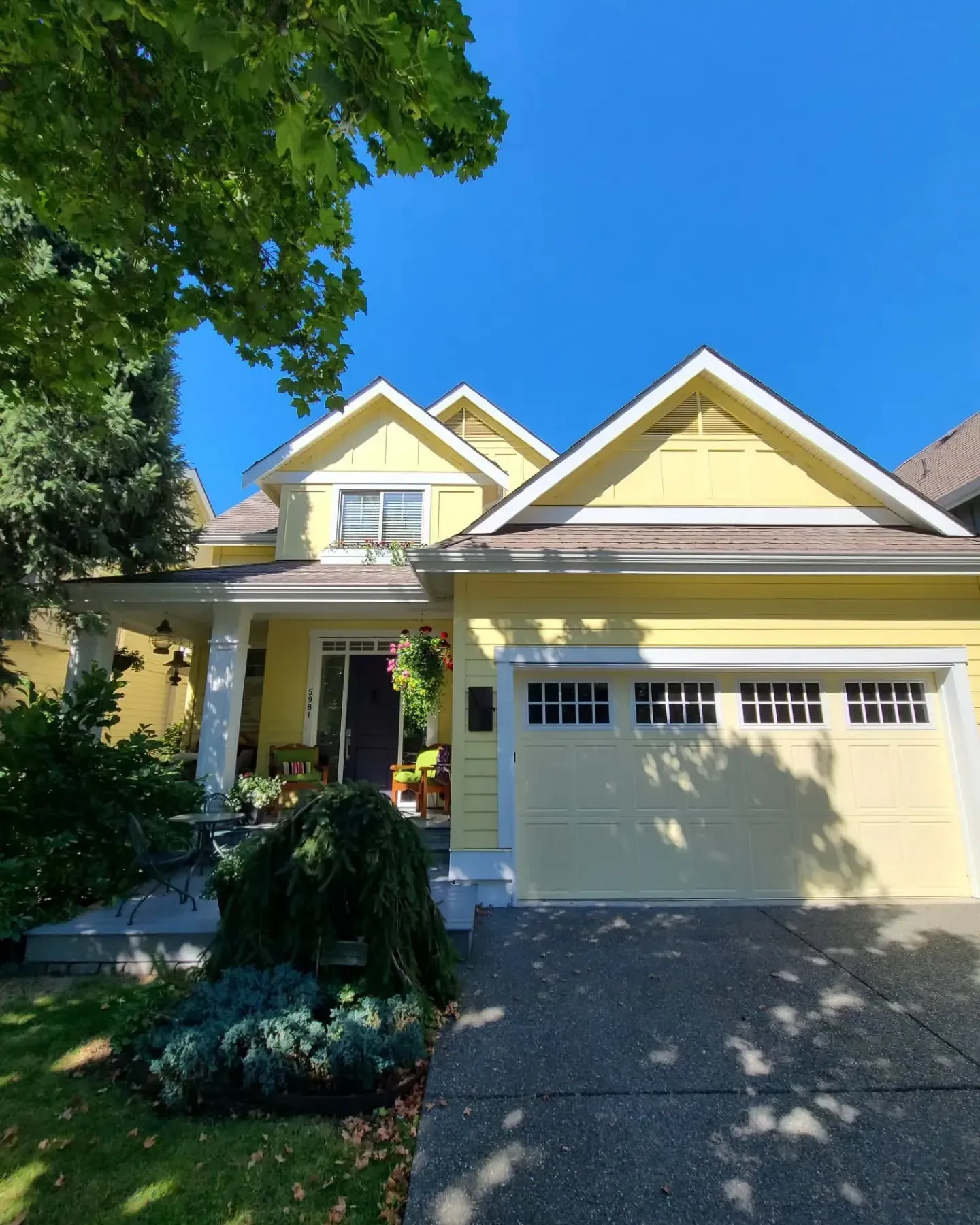 Hawthorne Yellow house exterior review