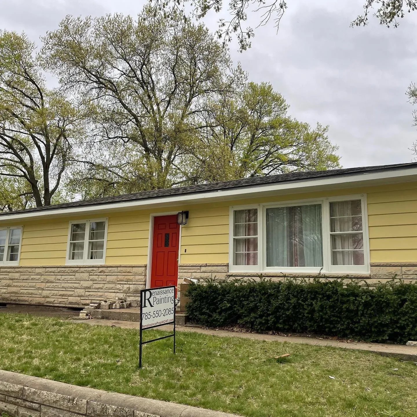 Benjamin Moore Hawthorne Yellow exterior color