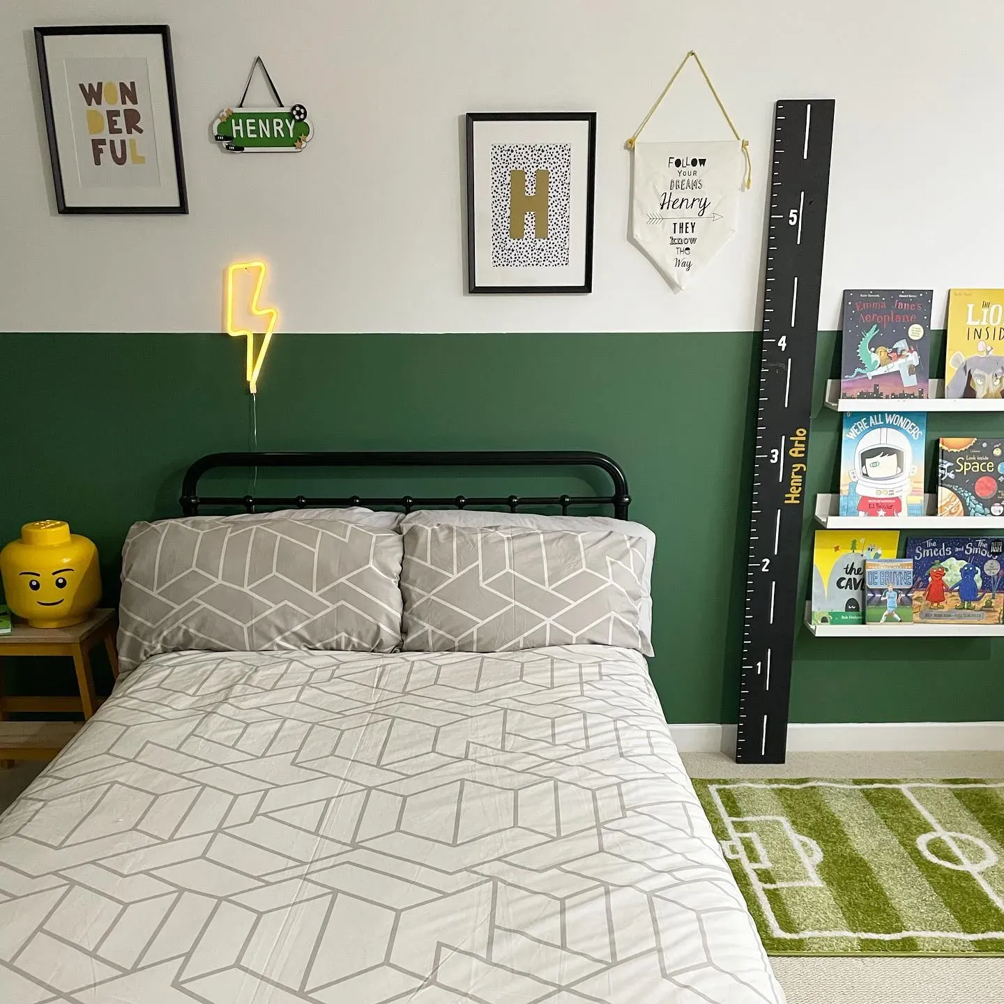 Dulux Highland Green bedroom color-block