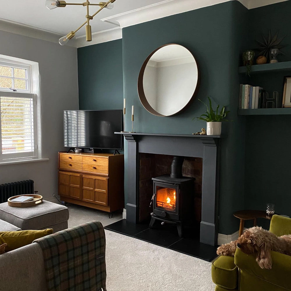 Living room with round corners painted Farrow and Ball Inchyra Blue