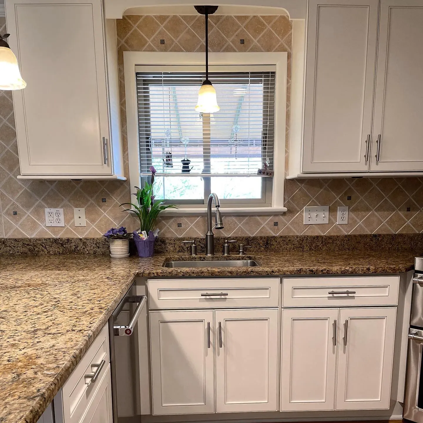 SW Ivory Lace kitchen cabinets color review