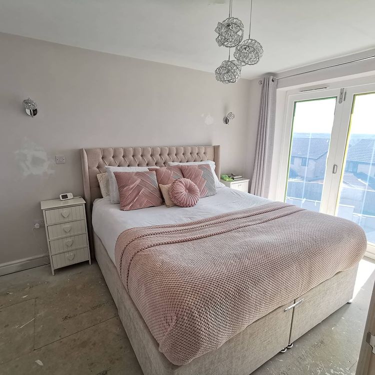 Blush bedroom with Dulux Just Walnut paint