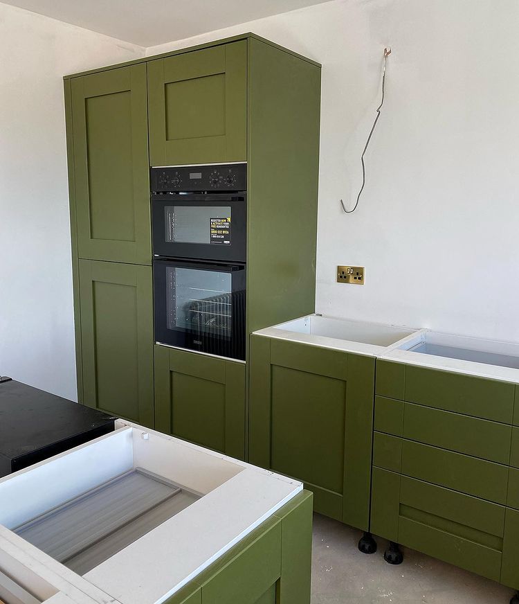 Modern kitchen cabinet painted Farrow and Ball Bancha