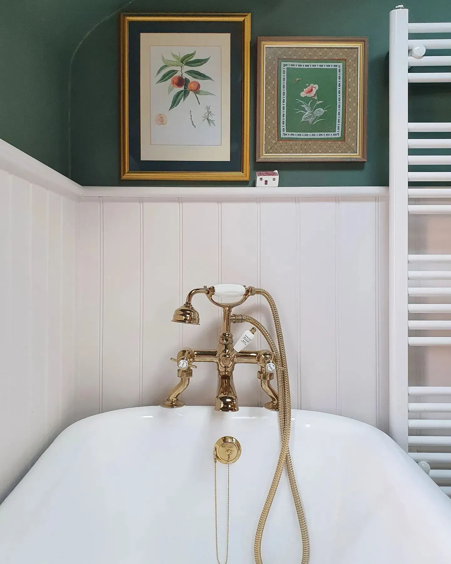 Little Greene Ho Ho Green 305 bathroom