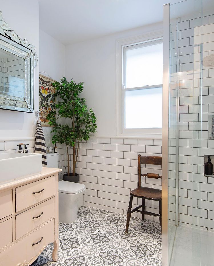 White bathroom Little Greene Loft White 222 review