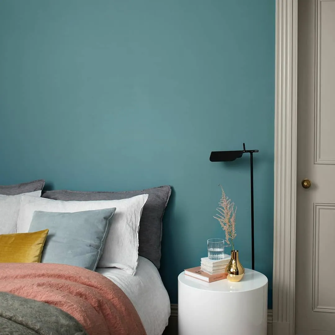 Interior with paint color Dulux Maritime Teal 10BG 26/134