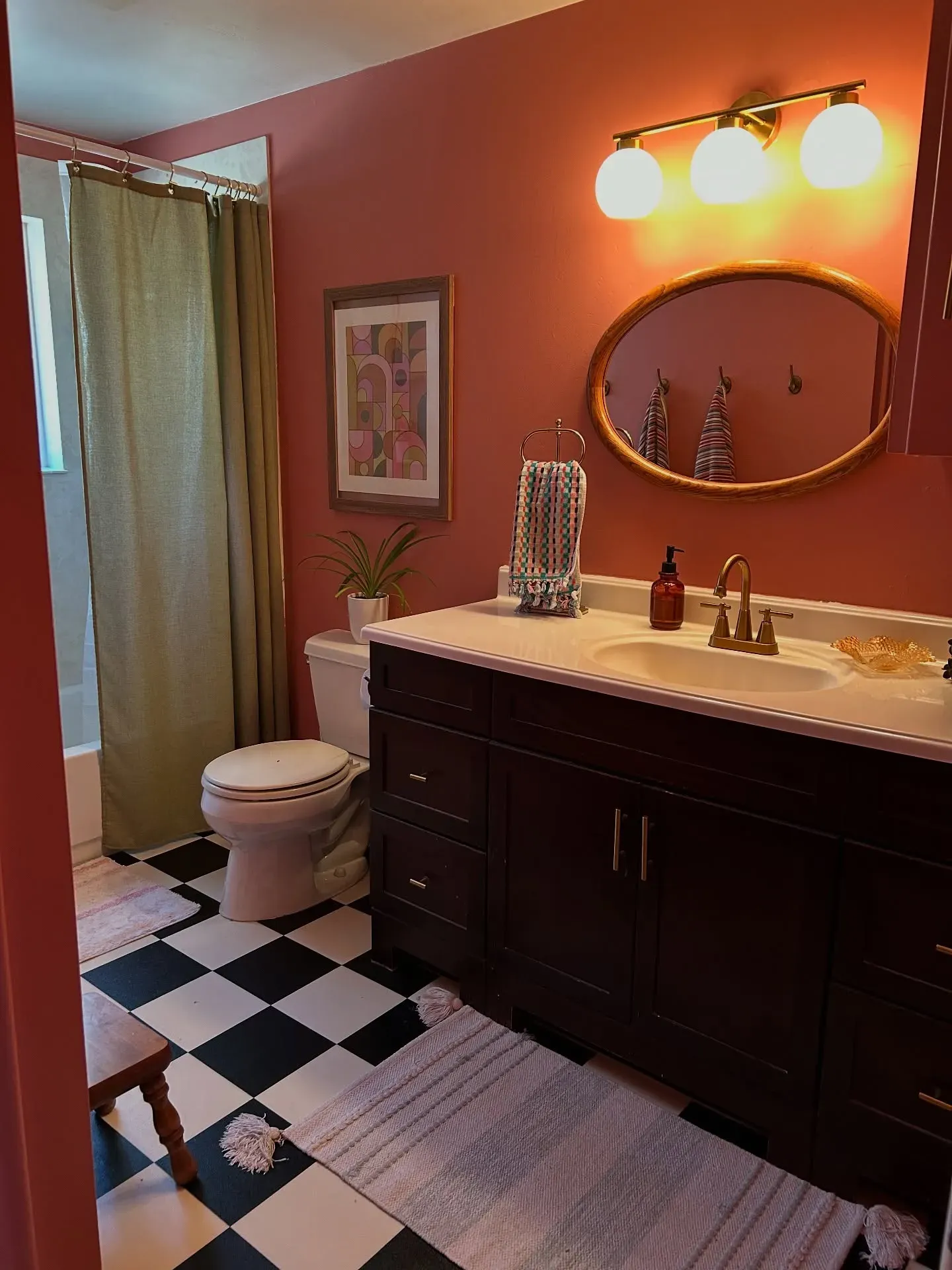 SW Memorable Rose bathroom color