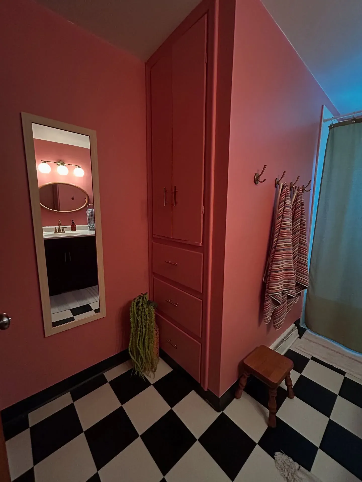 Memorable Rose bathroom 