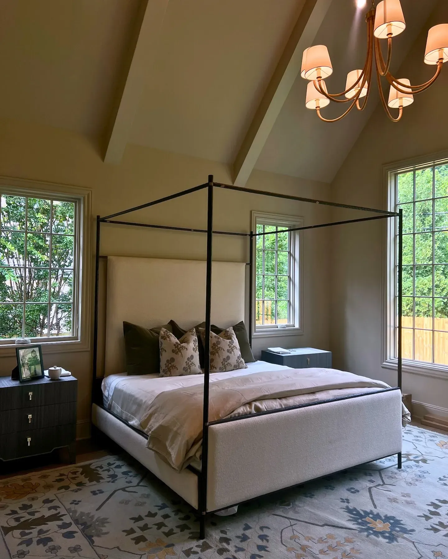 Sherwin Williams Minimalist bedroom color