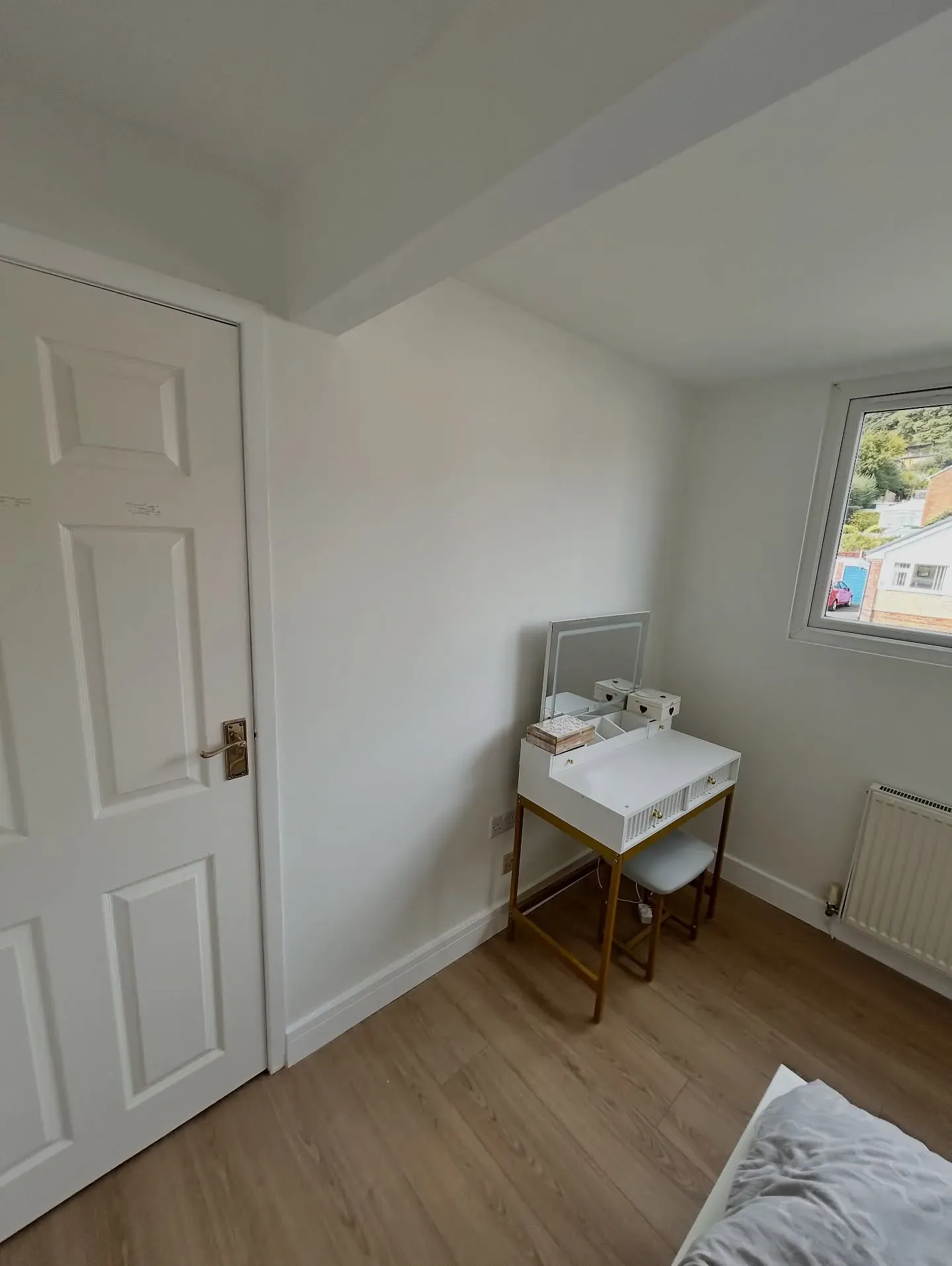 Dulux Moon Shimmer bedroom picture