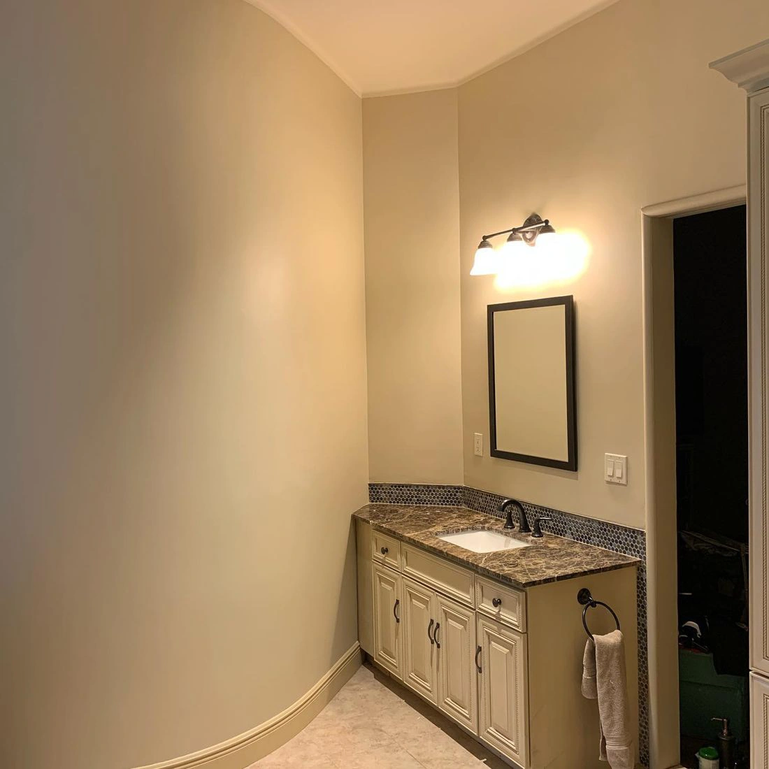 Sherwin Williams Nantucket Dune Bathroom Review