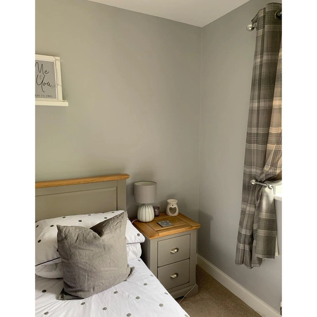 Dulux Night Jewels 5 00NN 62/000 bedroom