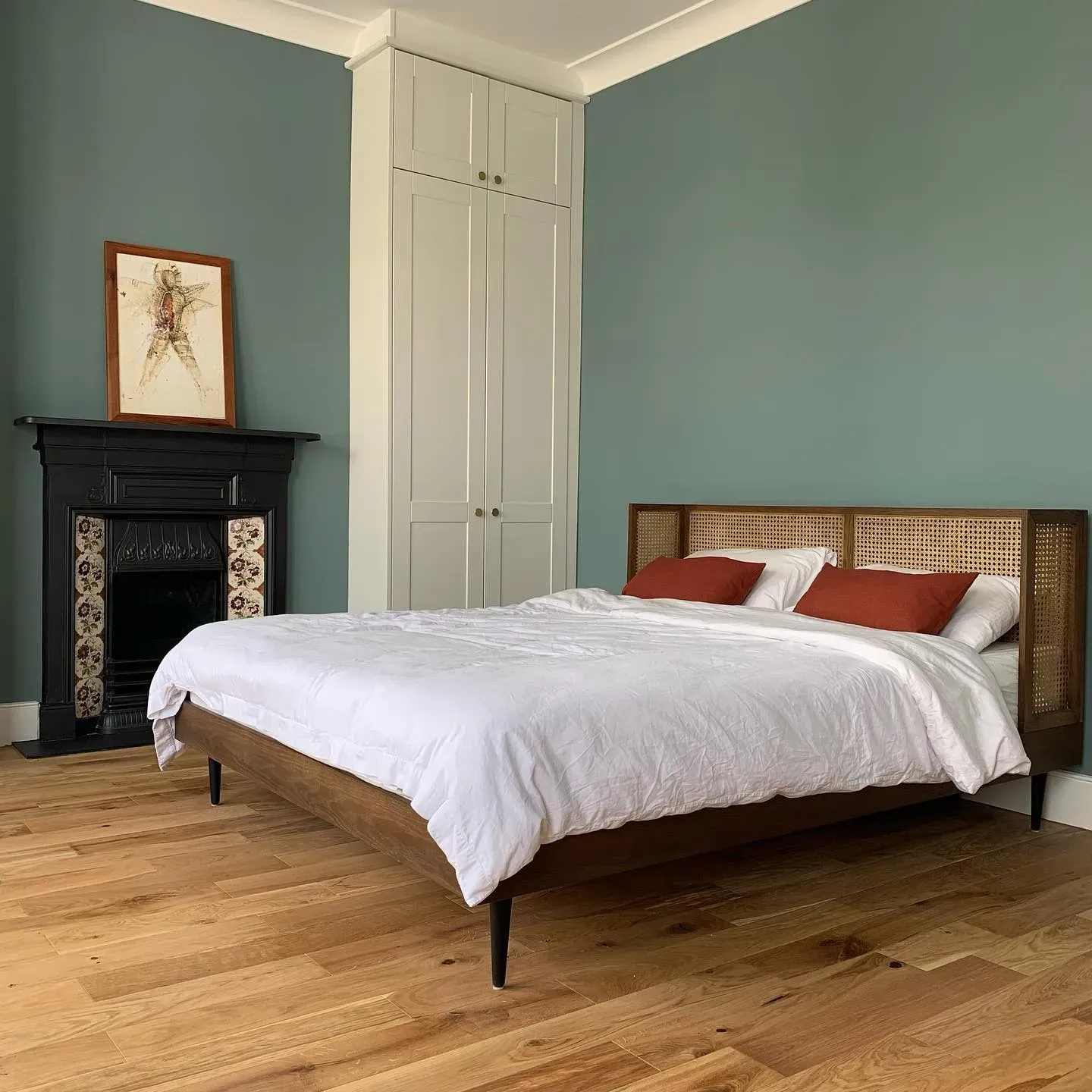 Oval Room Blue bedroom paint review