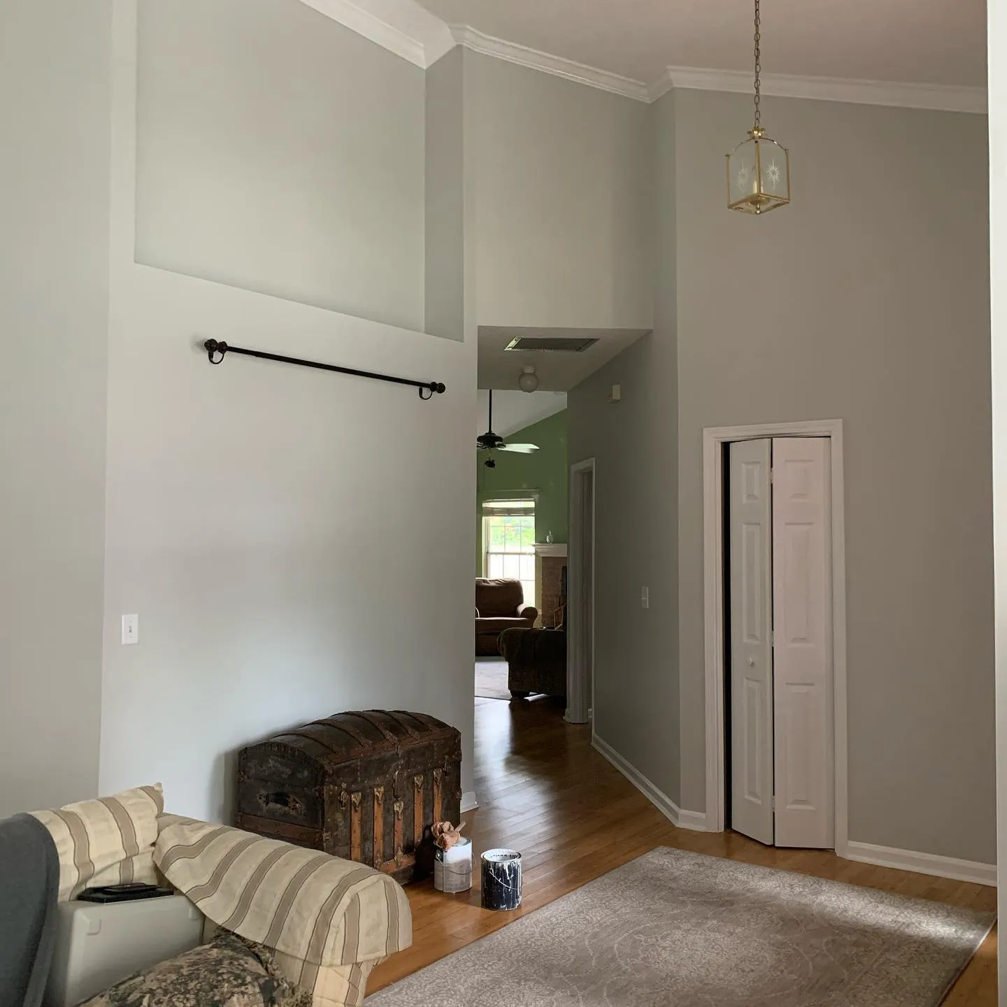 Light grey silverpointe wall color Sherwin Williams