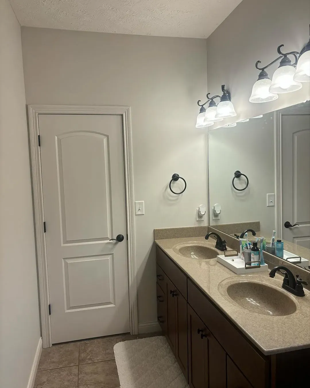 Benjamin Moore OC-20 bathroom paint