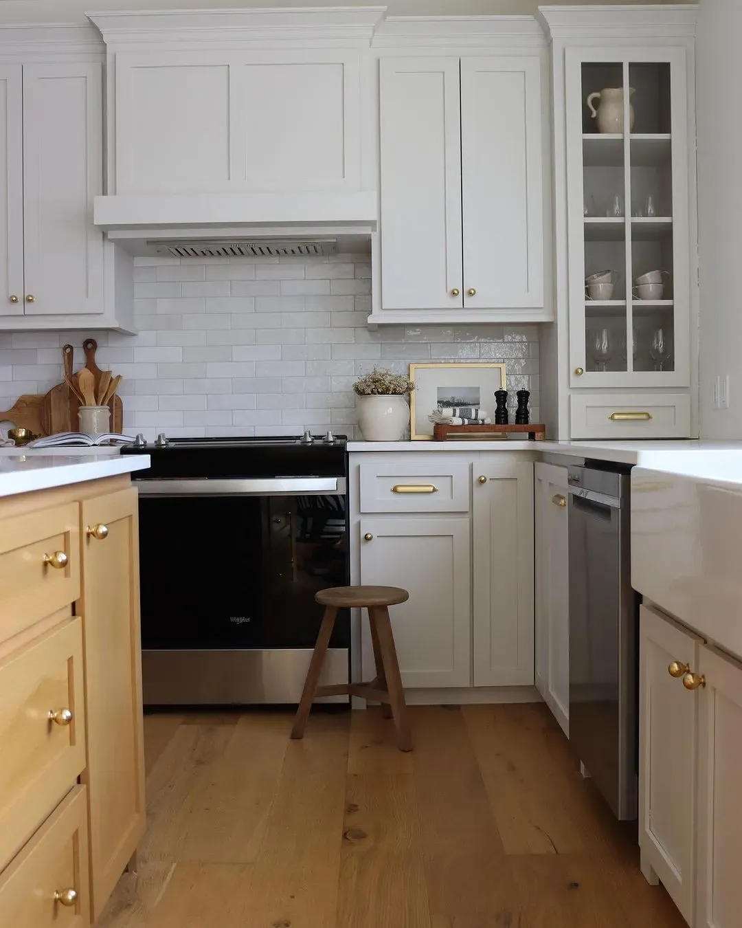 Benjamin Moore OC-20 kitchen cabinets paint