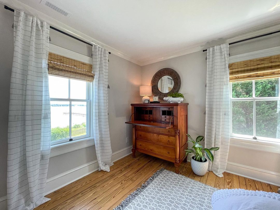 Benjamin Moore Pale Oak bedroom interior review