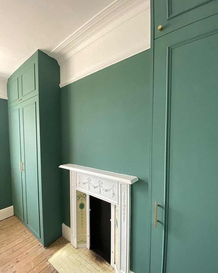 Interior with paint color Little Greene Pleat 280