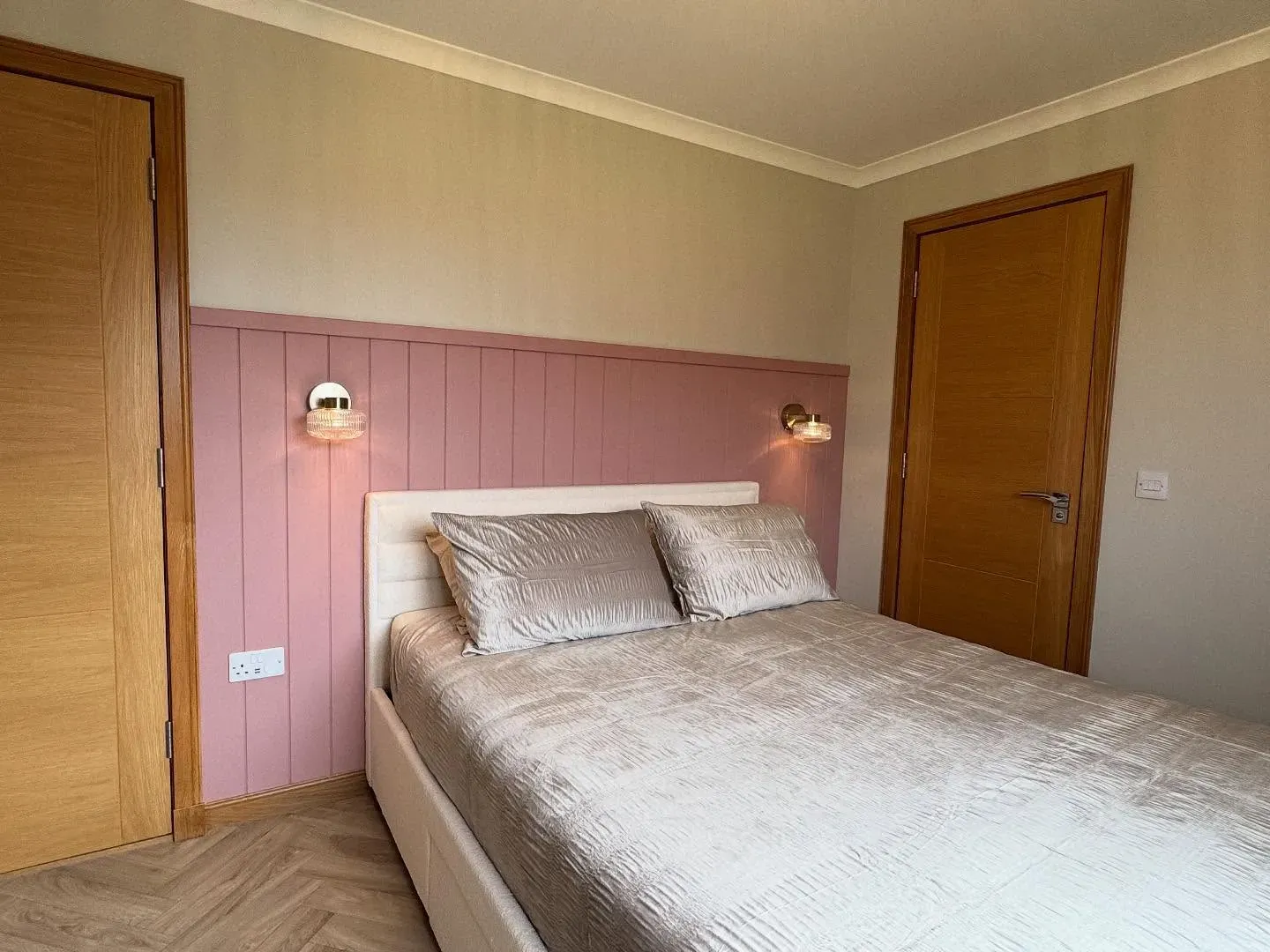 Dulux 10YR 37/143 bedroom panelling 