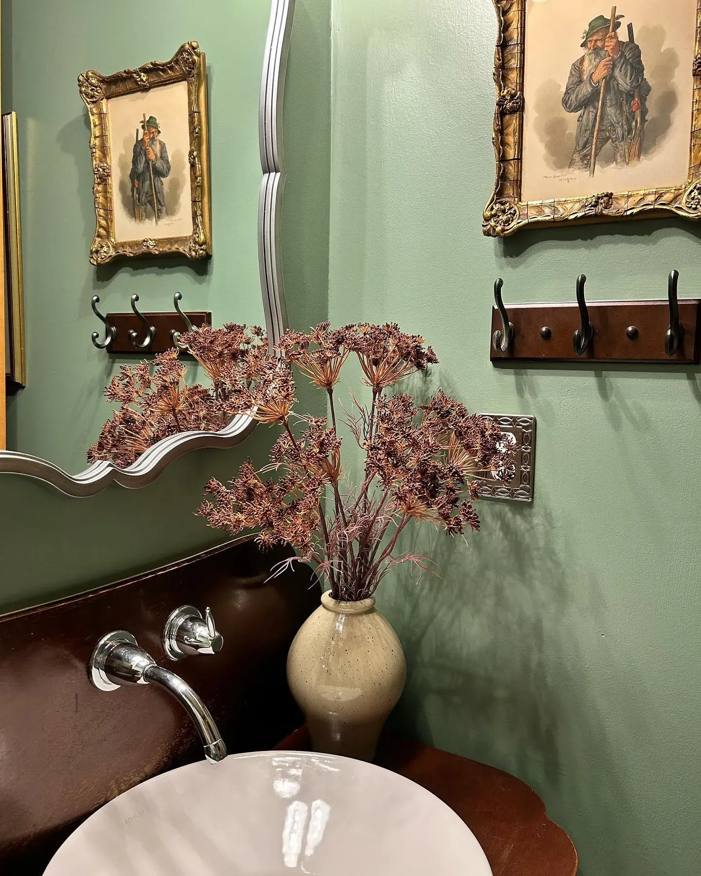 SW Privilege Green bathroom decor