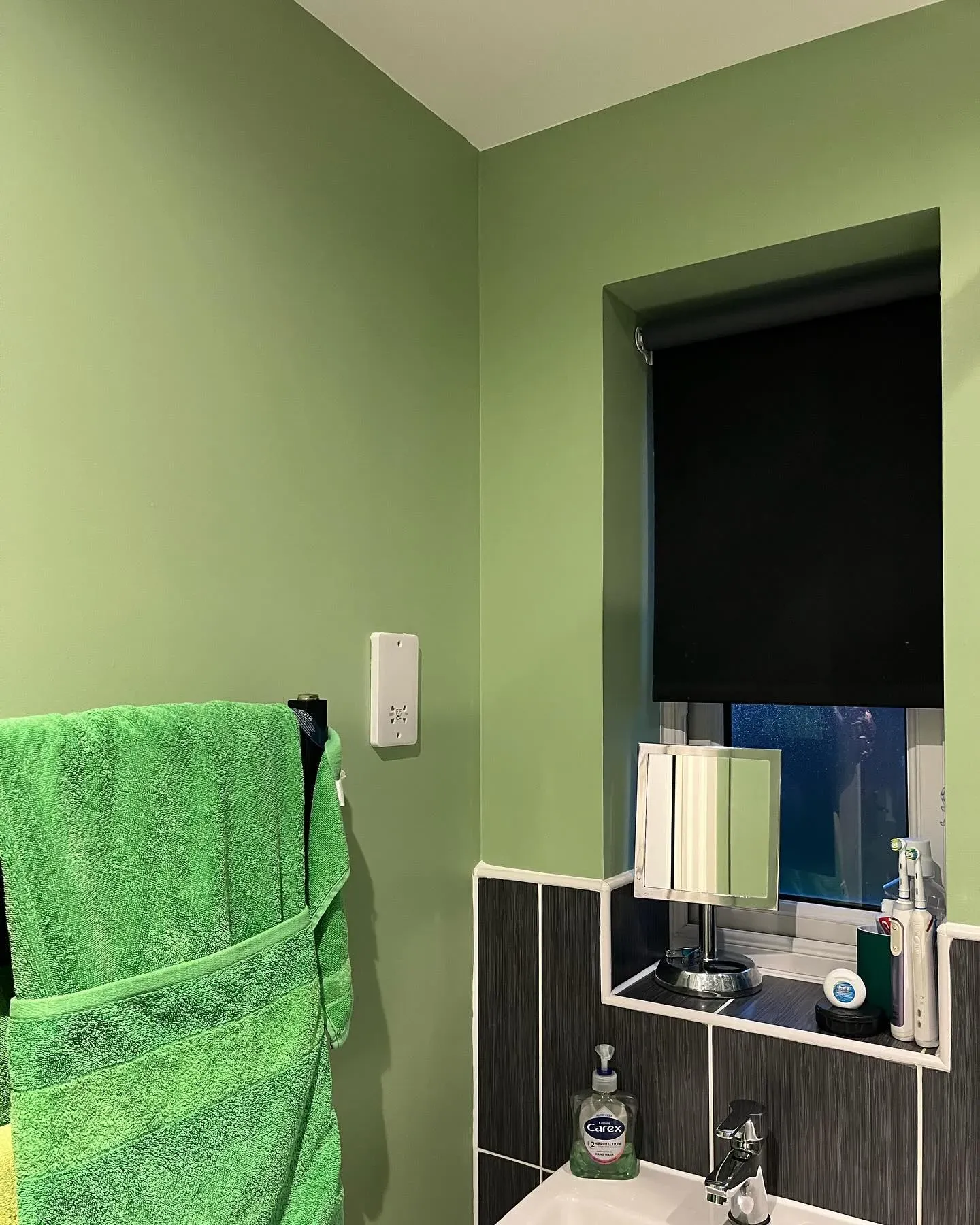 Dulux Putting Green bathroom color review