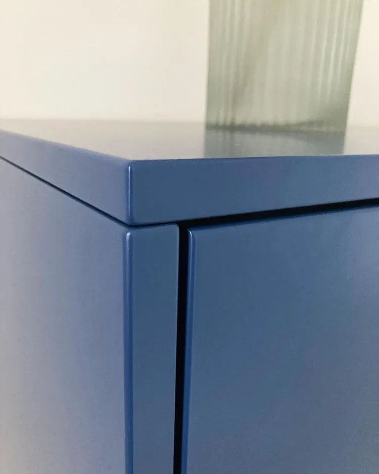 Blue dresser paint detail RAL5000